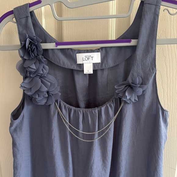 LOFT Women's Blue Tank Top with Floral Detail - Picture 3 of 4